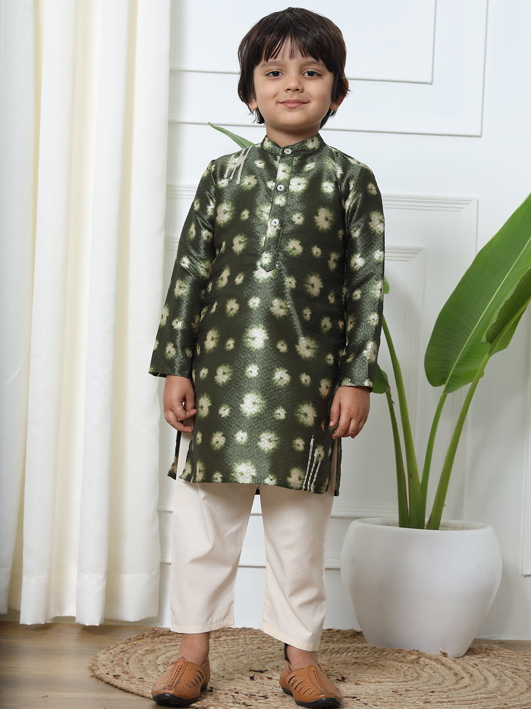 Emerald Royal – Bandhej Silk Kurta with Cream Pyjama