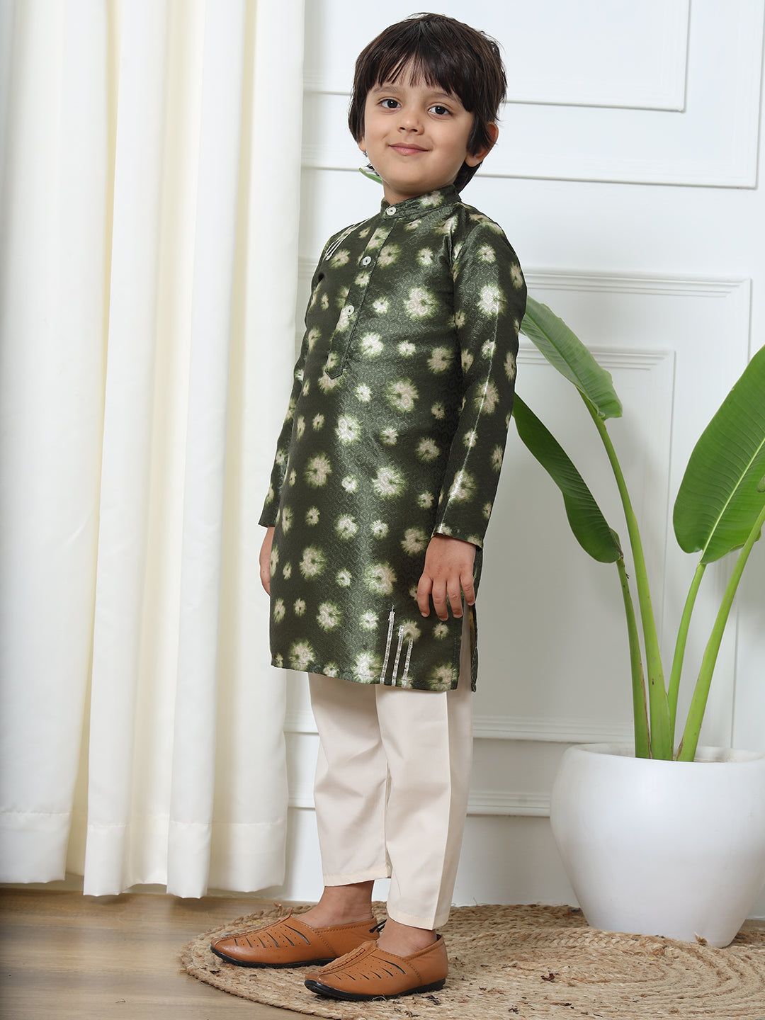 Emerald Royal – Bandhej Silk Kurta with Cream Pyjama