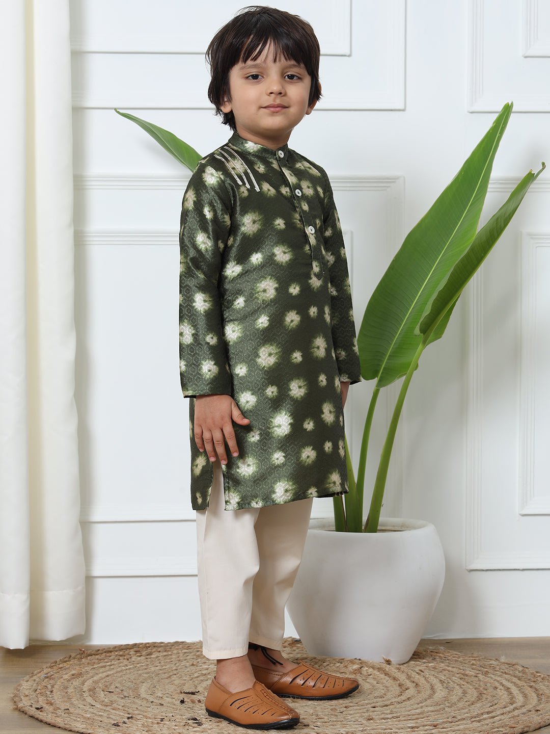 Emerald Royal – Bandhej Silk Kurta with Cream Pyjama